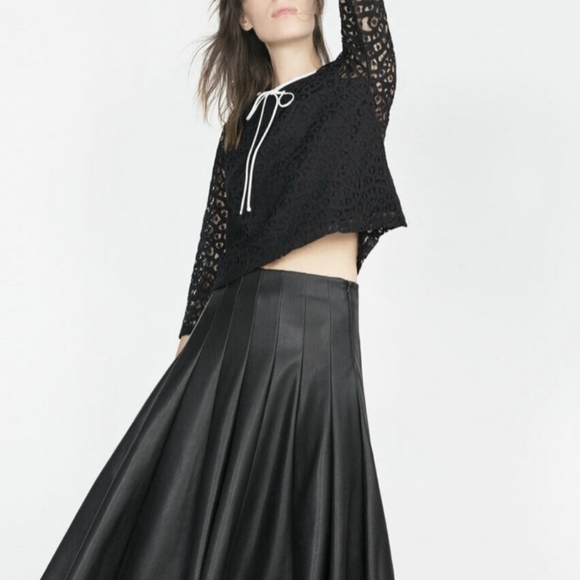 Zara Black & White Ribbon Bow Lace Top - Picture 3 of 9